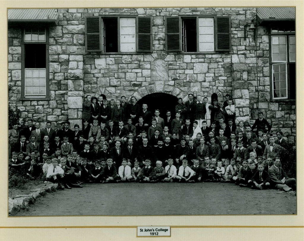 1912 2