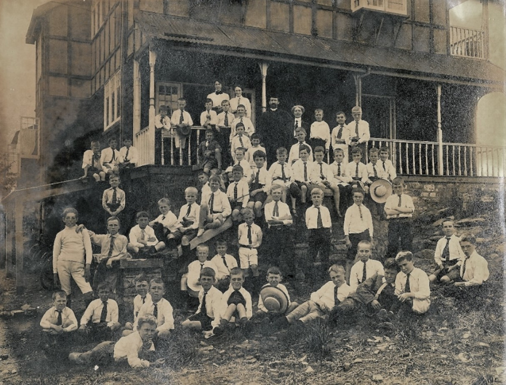 1913 3