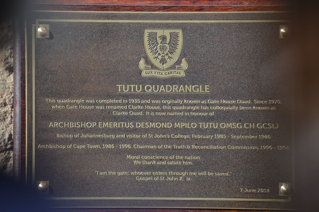 Tutu Plaque