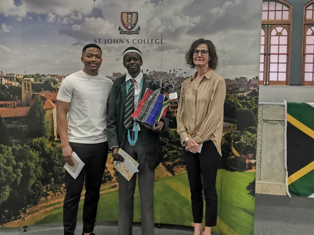 Senior Adjudicators Sango Socikwa And Tina Playne With Winner 1  Lwangolothando Tom From Keswit Winner